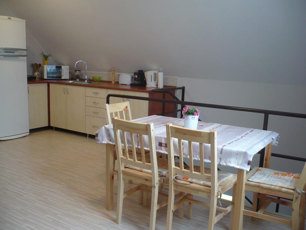Eszter Apartmanhaz Гайдусобосло Екстер'єр фото